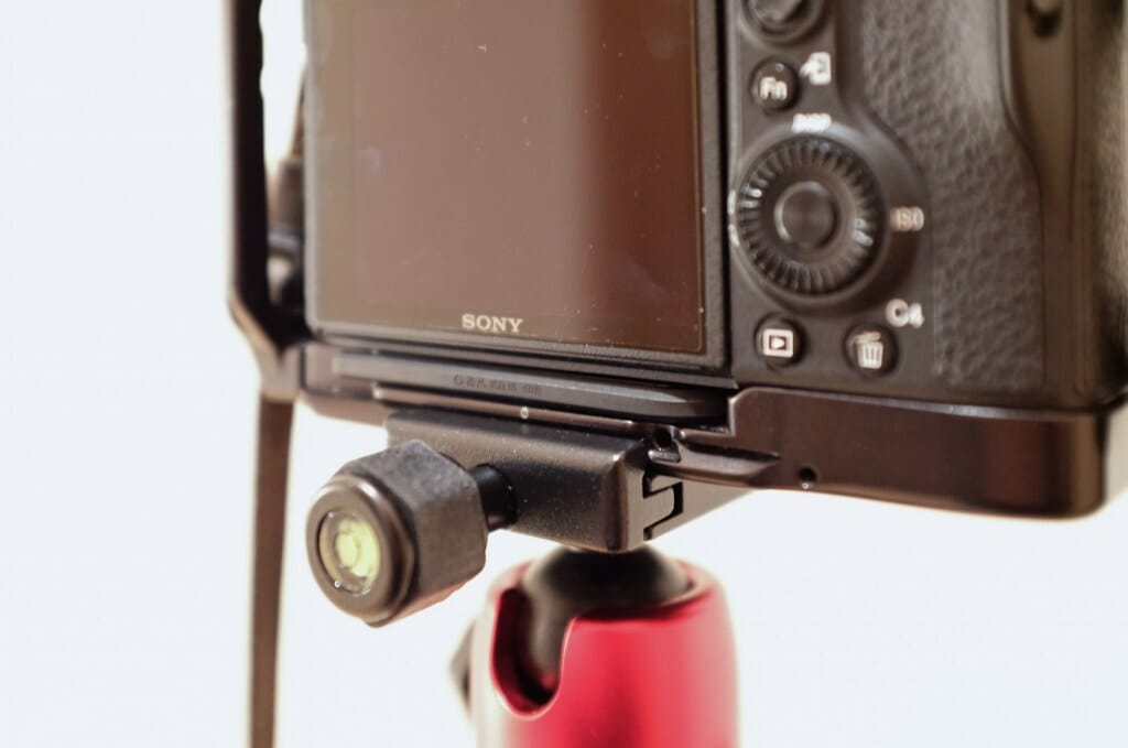 Manfrotto ElementとRRSプレート