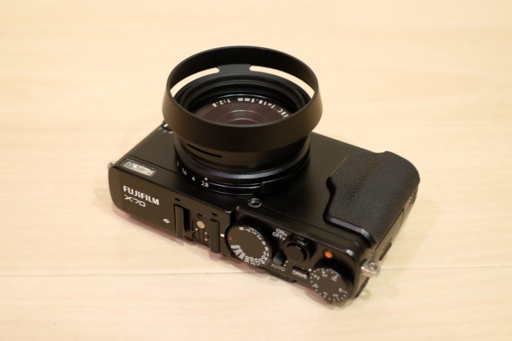 FUJIFILM X70