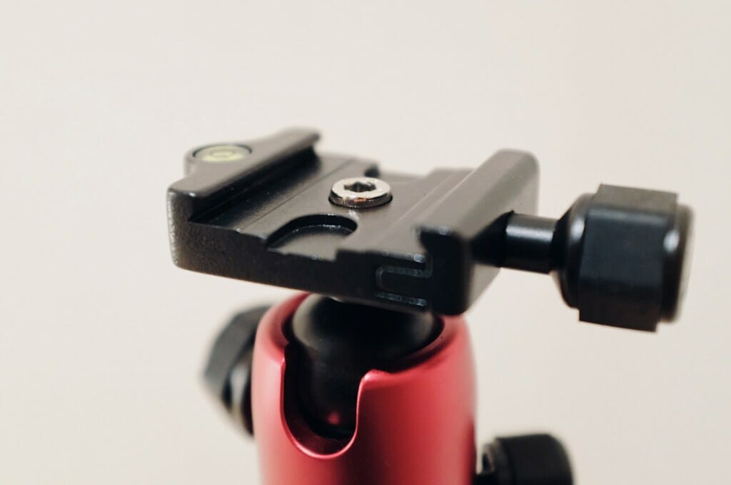 Manfrotto Elementの雲台クランプ