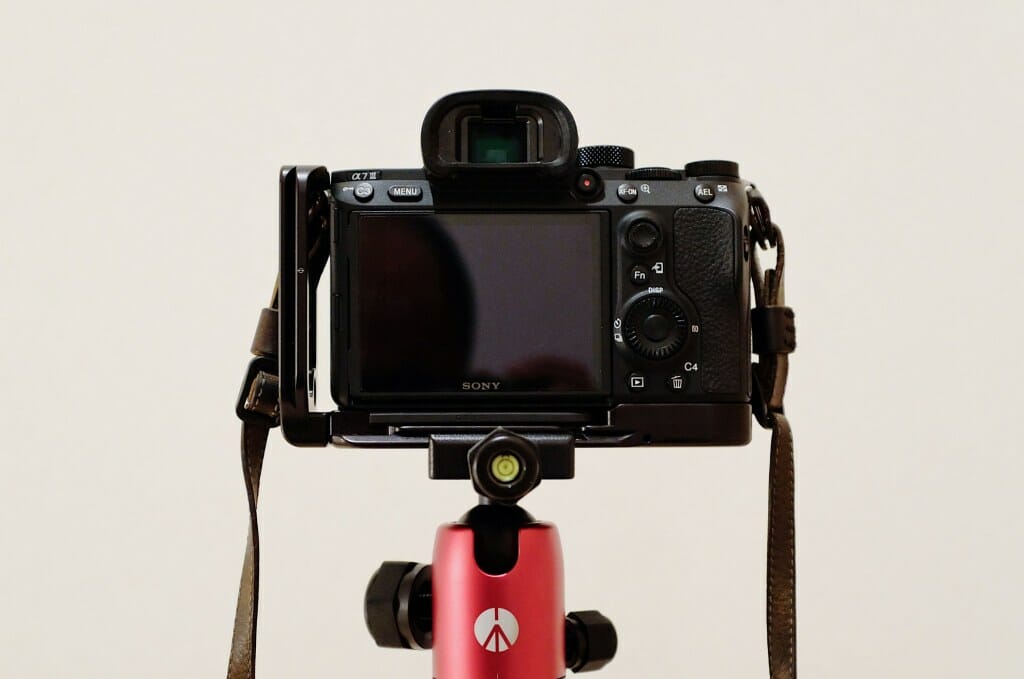 Manfrotto ElementにRRSブラケットを取り付け