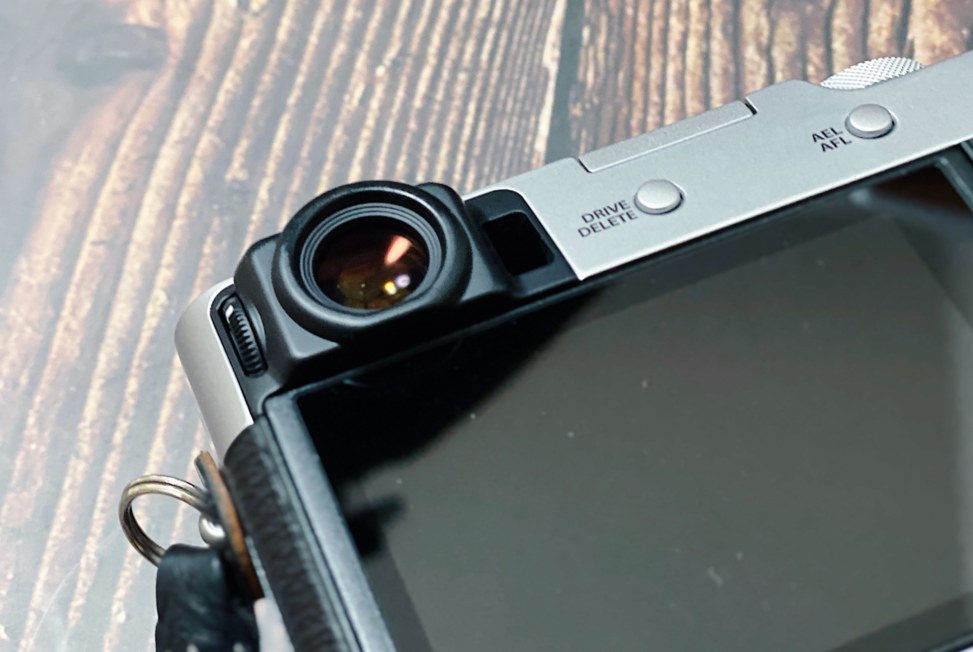 FUJIFILM X100V