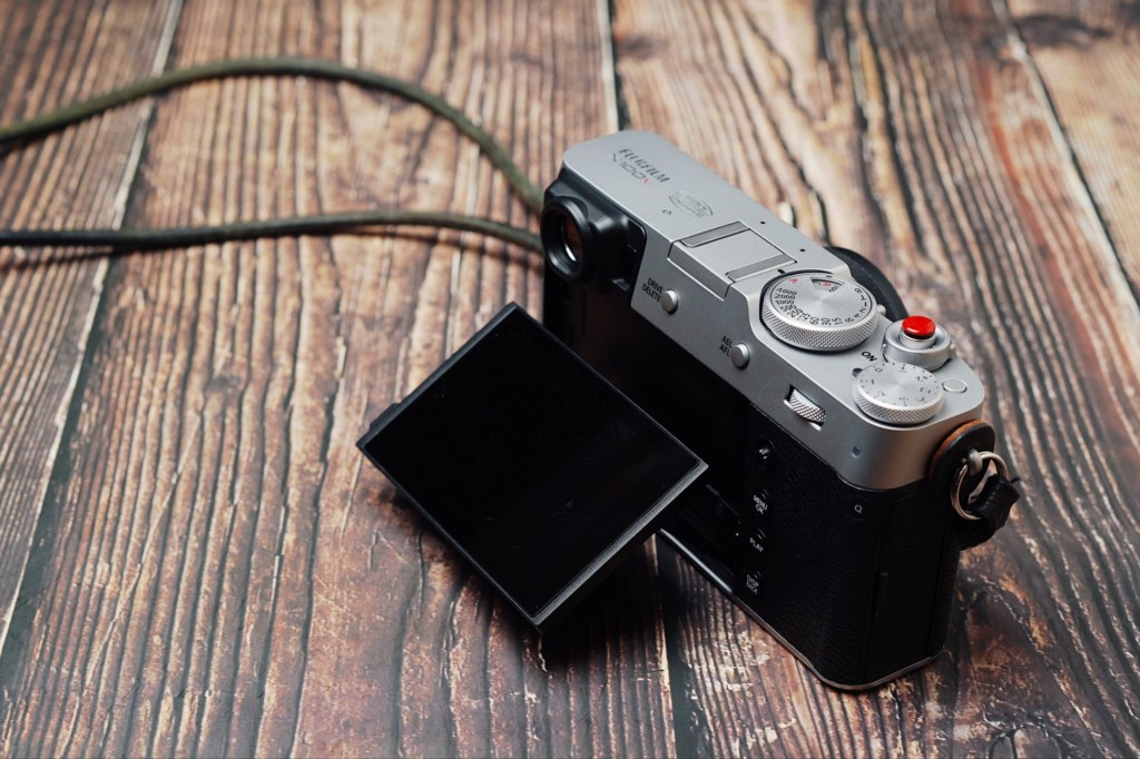 FUJIFILM X100V