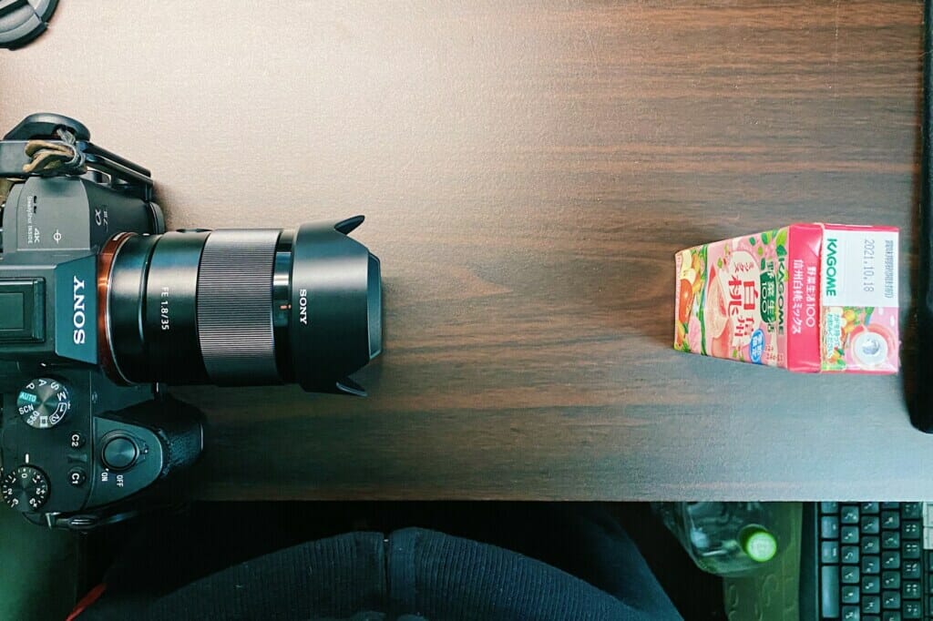 SIGMA 35mm F2 DG DNの最短撮影距離は27cm