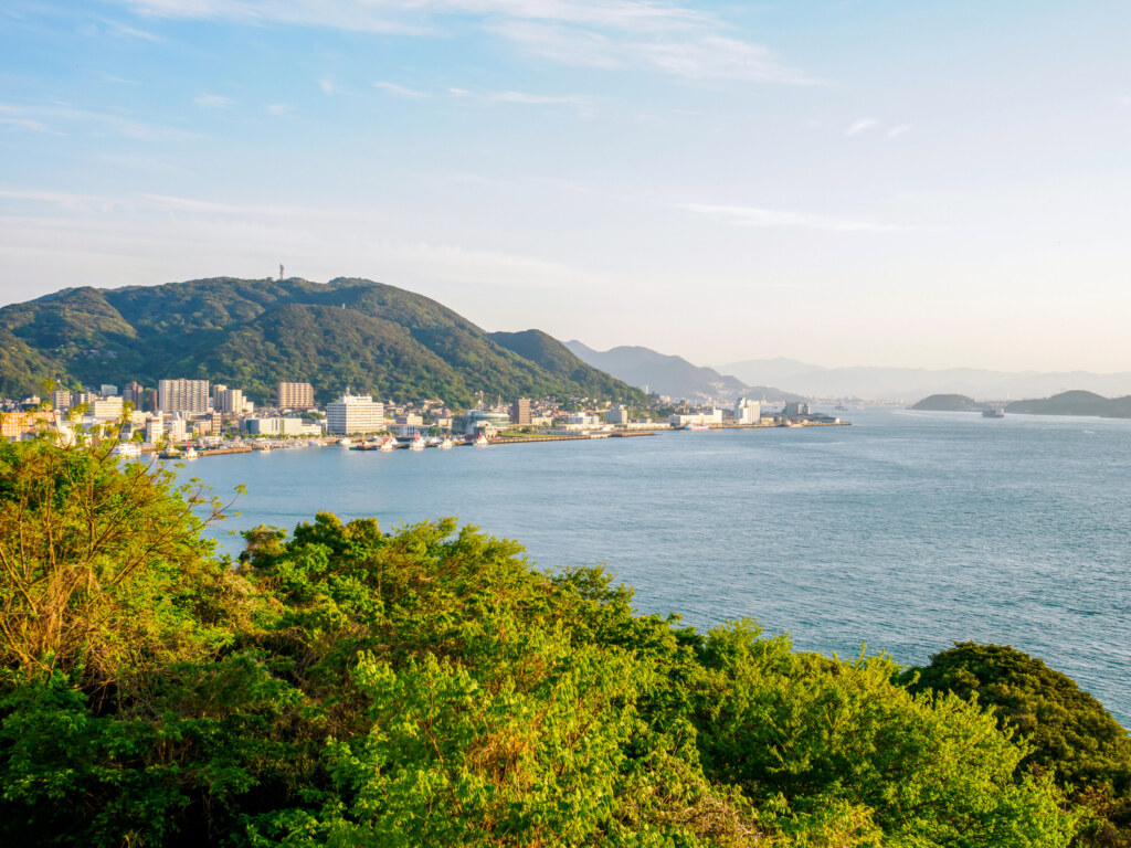 遠景撮影で絞っても周辺はスッキリしない