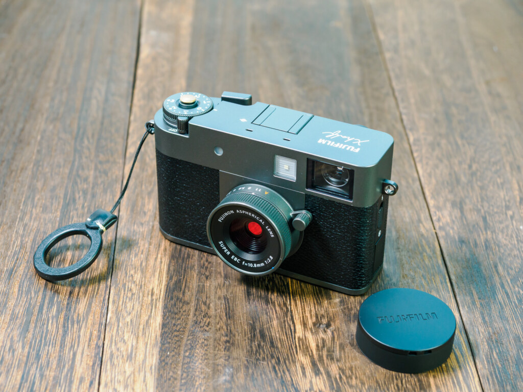 FUJIFILM X Half